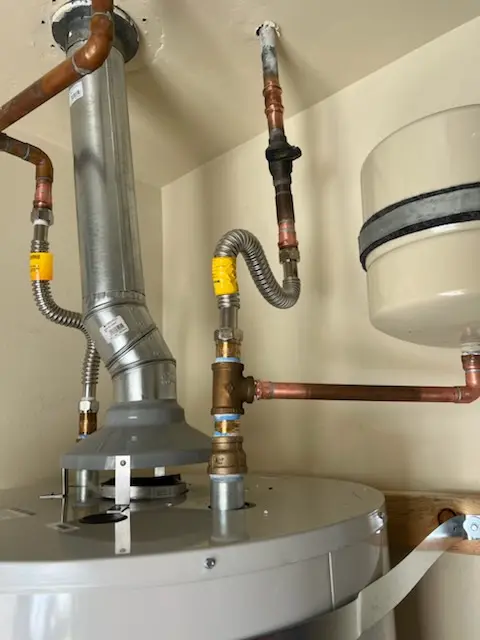 Water heater installation and plumbing repair in Oak Lane Manor
